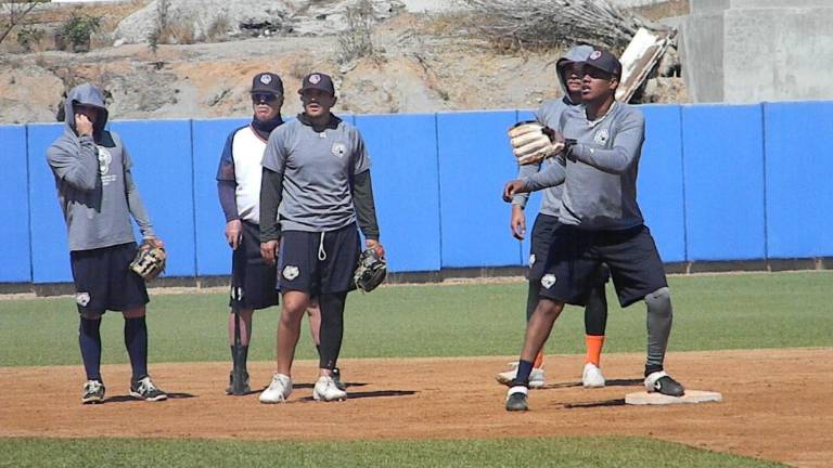 Tigres de Quintana Roo cumplen su sexto día de práctica en el puerto.