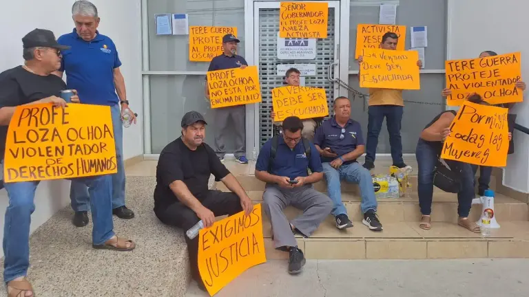 Una de las protestas del colectivo Guerreros Unidos en las instalaciones de la CEDH.