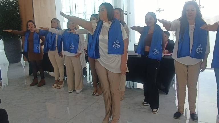Toma de protesta del comité de la Asociación Fuerza Emprendedora, en Mazatlán.