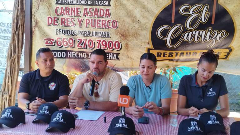 Joan López, Manuel Mancilla, Fabiola Verde y Marlén Venegas presiden la rueda de prensa.