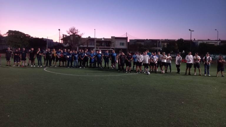 Nueve equipos participan en el torneo.