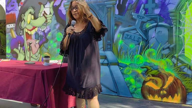 La escritora Alma Vitalis presentó su cuento “Gatos, monstruos y otros cuentos” en la actividad del segundo Festival del Horror en las Artes 2023.