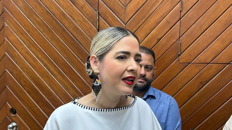 La Alcaldesa de Mazatlán Estrella Palacios Domínguez informa de la presencia de Mi Banda El Mexicano en la noche del Grito de Independencia.