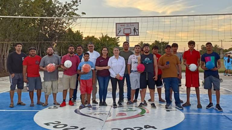 Los deportistas del lugar ya podrán jugar de noche.