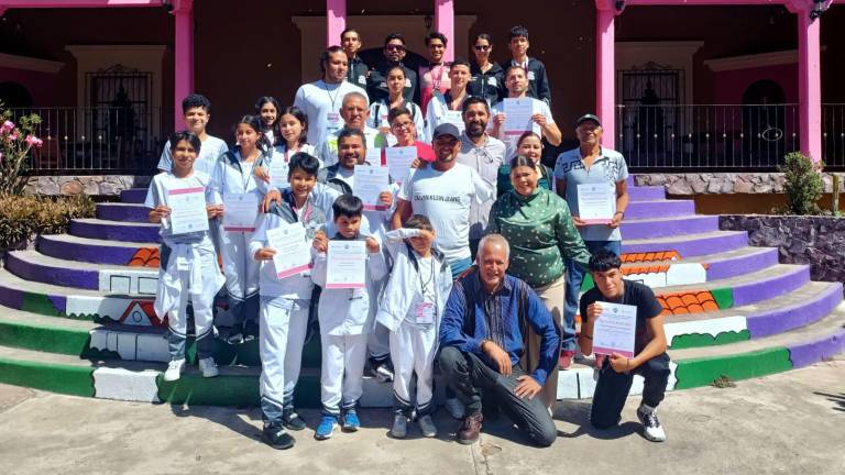 Los deportistas de Concordia fueron reconocidos por autoridades municipales.