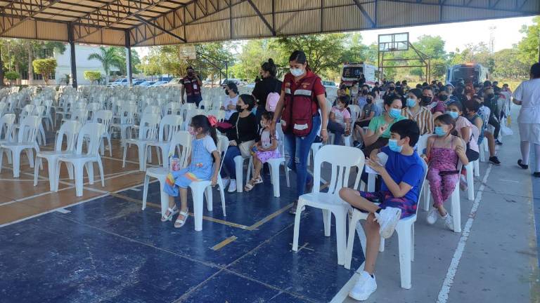 En Guasave agotan vacunas para niños de 5 a 11 años
