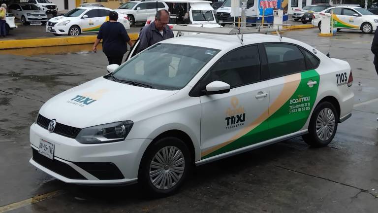 Algunos taxistas han dejado sus labores para buscar otras alternativas.