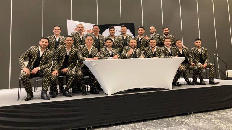 Banda El Recodo durante su presentación ante los medios de comunicación en la Ciudad de México.