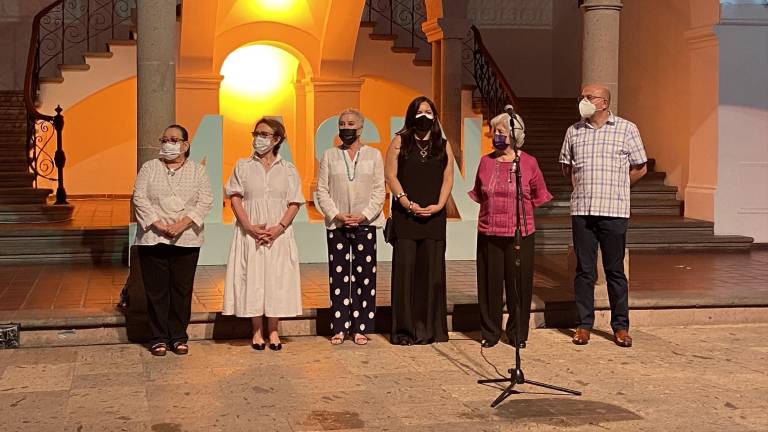 Inauguran la exposición del artista Héctor Xavier, en el Masin.