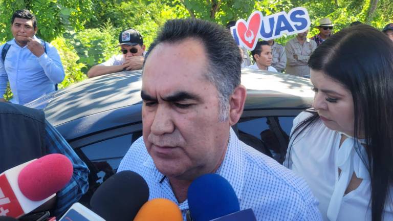 El Rector de la UAS Jesús Madueña Molina llega a la audiencia especial en el Centro de Justicia Penal.