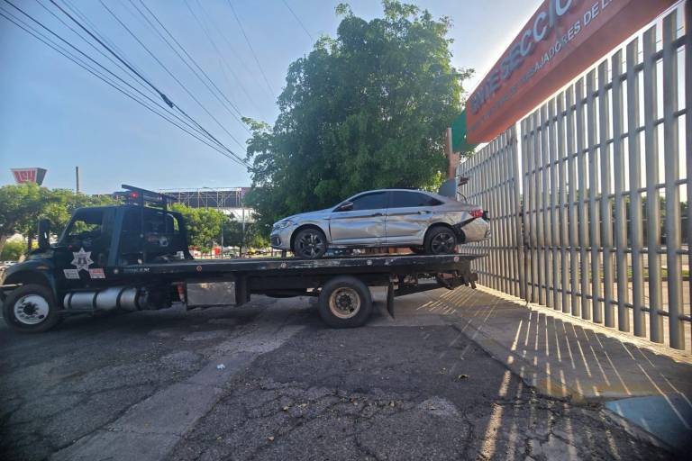 Persecución policial termina en choque en la colonia 4 de marzo, Culiacán