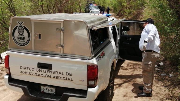Pobladores de la comunidad San Cayetano se percataron que la persona que trabajaba en una retroexcavadora, había caído a un barranco.