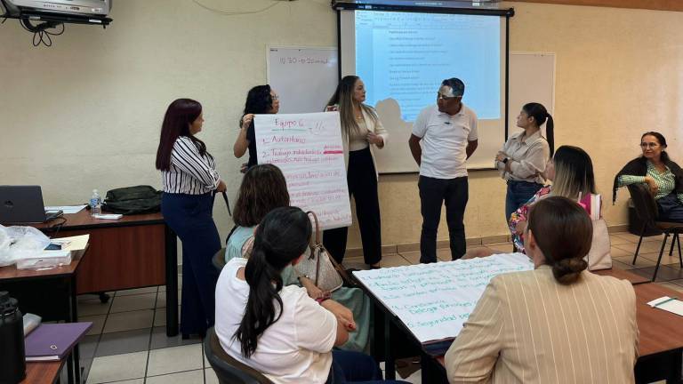 Docentes de la UAS fortalecen liderazgo académico en taller impartido en Mazatlán.