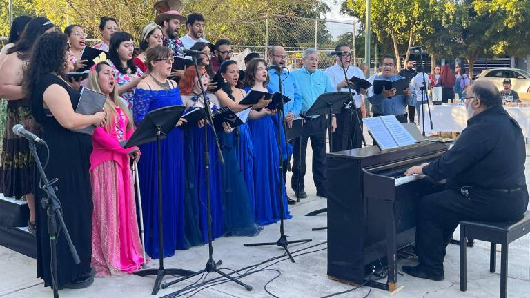 El Coro de Ópera de Sinaloa participó en el programa El Arte Alegra tu Parque.