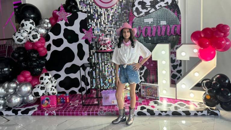 Ivanna Beltrán Vega celebró sus 12 años con una fiesta vaquera.
