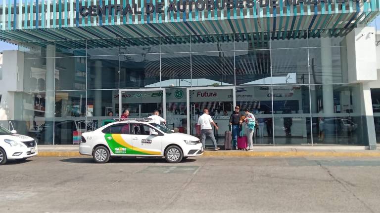 En la Central Camionera de Mazatlán se reporta un movimiento tranquilo de pasajeros en este Jueves Santo.