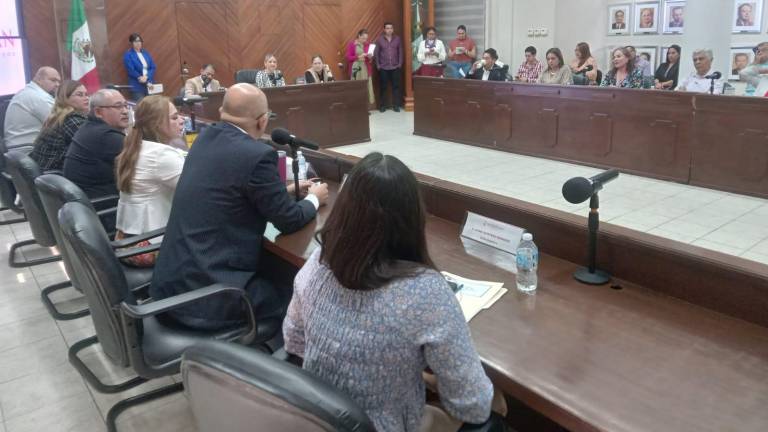 Sesión extraordinaria de Cabildo de Mazatlán donde aprobaron la reforma al Poder Judicial de Sinaloa.