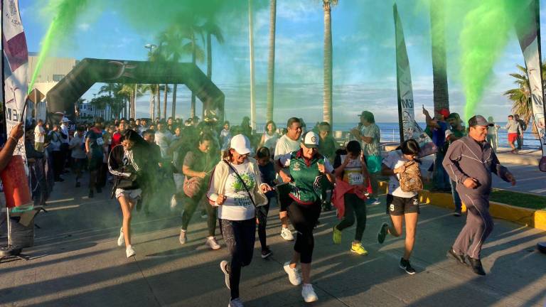 Cerca de 300 participantes hubo en la competencia.