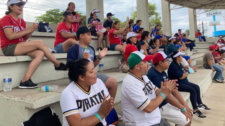 Las familias disfrutan en grande el torneo.
