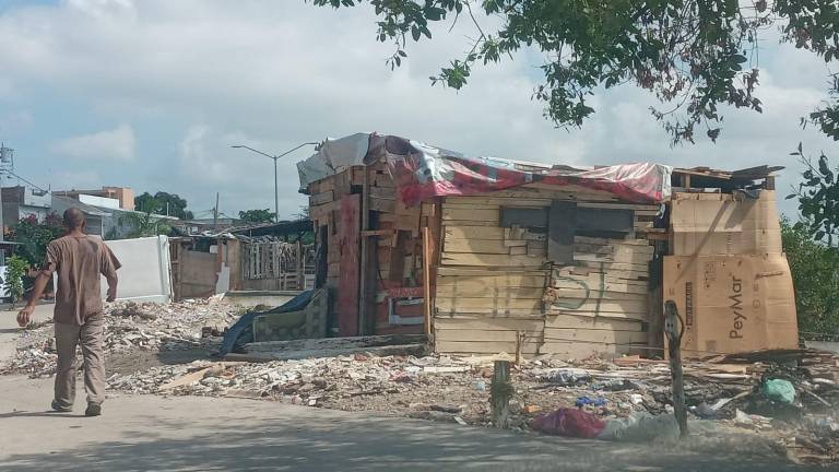 En el Estero del Infiernillo aún permanecen viviendas instaladas en zonas de riesgo.