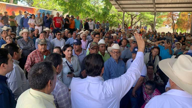 El Gobierno de Sinaloa realizó asambleas con productores agrícolas para resolver el pago de las cosechas de maíz.