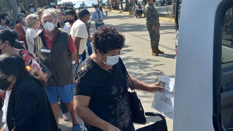 Los adultos mayores de Teacapán recibirán la dosis de AstraZeneca.
