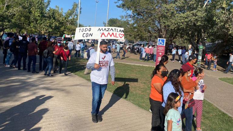 Los simpatizantes morenistas en el Parque Acuático.