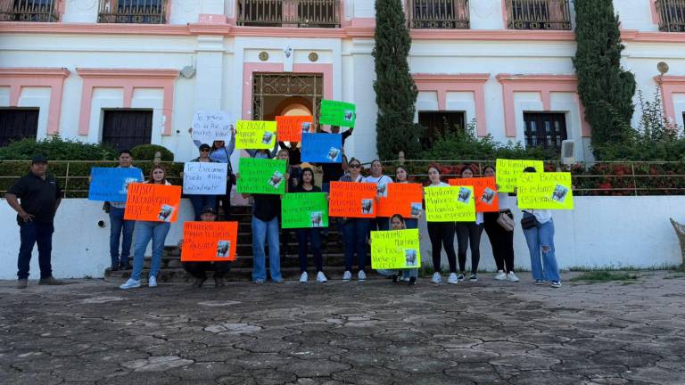 Protesta en Rosario para exigir el regreso del joven Jesús Heriberto, desaparecido desde el martes.