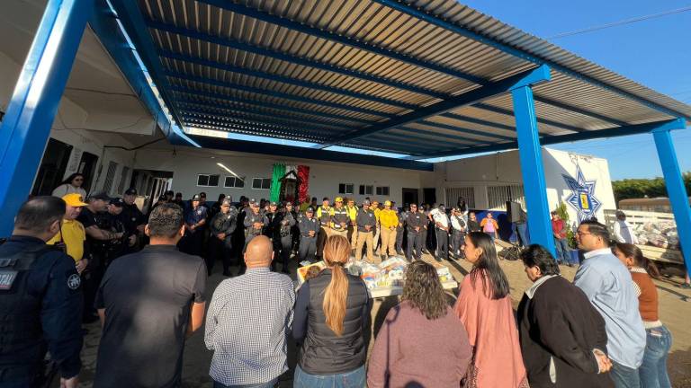 La Alcaldesa de Rosario Claudia Valdez Aguilar convoca a elementos de seguridad a redoblar esfuerzos durante vigilancia por Año Nuevo.