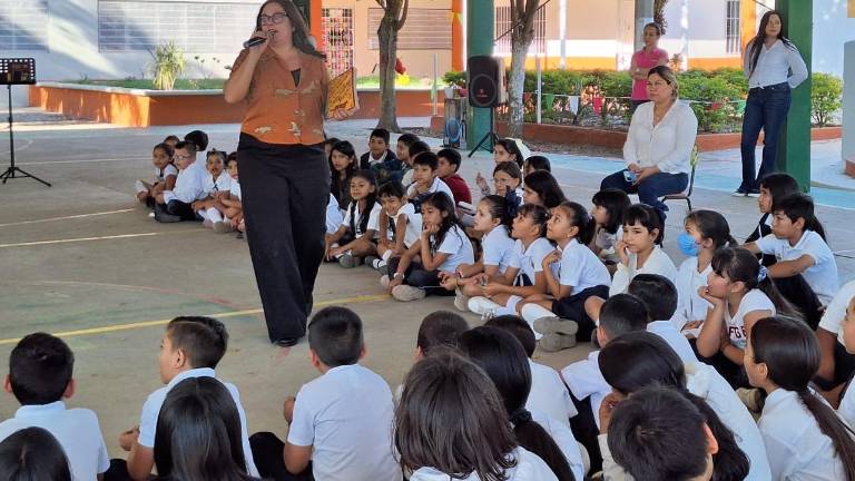 Mediadores de lectura acuden a las escuelas.