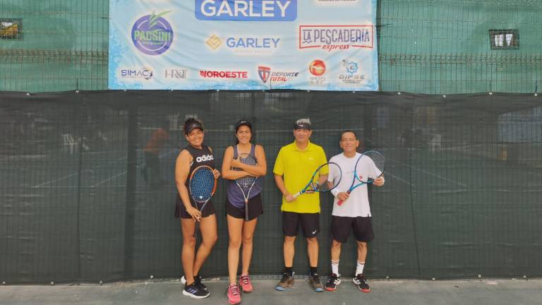 Mariel Velarde y Aída Ríos cayeron ante Roy Castro y Marcelino Nieto.