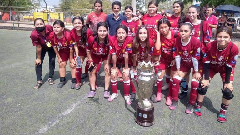 Las damas pronto se pondrán en acción.