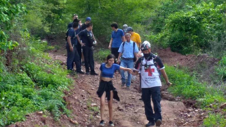 La menor de edad rescatada presentaba síntomas de deshidratación y lesión en un tobillo.