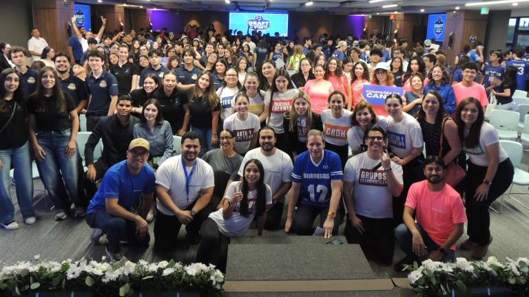 Grupos estudiantiles acuden al Draft de Liderazgo 2025.