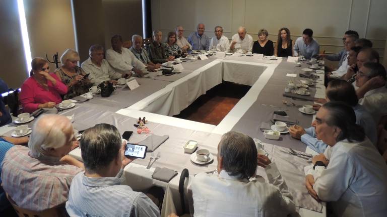 Amigos y familiares recuerdan al empresario Rafael Borbón.
