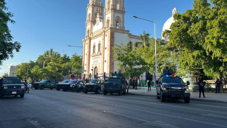 El Centro de Culiacán registró este jueves un despliegue militar.