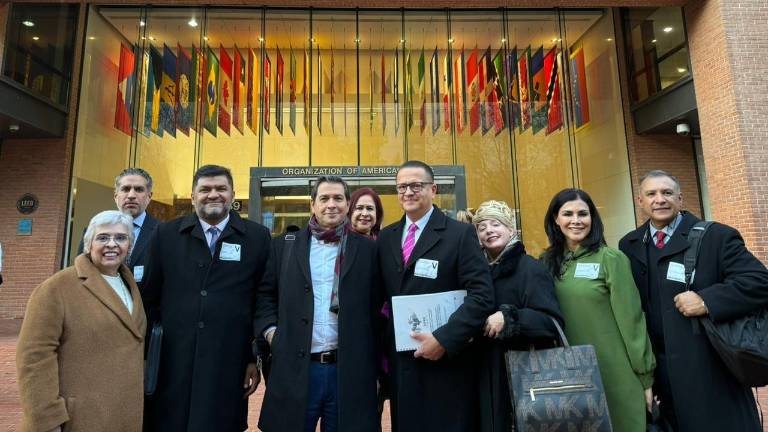 Una comisión de juzgadores federales acudió a poner una denuncia contra el Gobierno mexicano ante la Comisión Interamericana de Derechos Humanos.