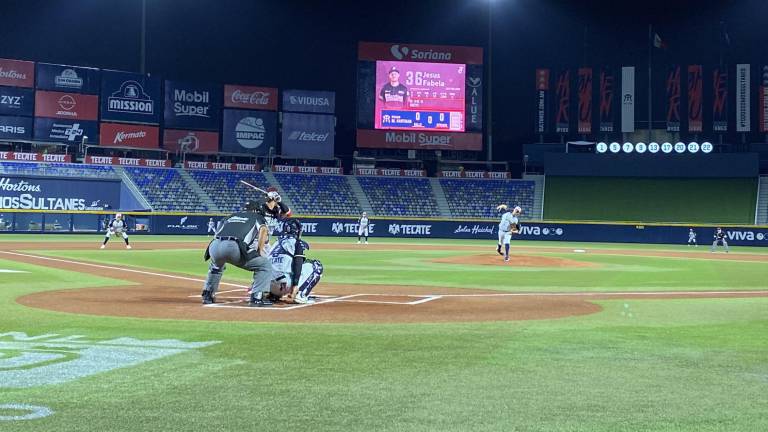Tomateros de Culiacán tuvo un inicio de serie exitoso en Monterrey.