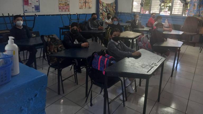 Sí hay medidas de prevención contra el coronavirus que deben implementar los planteles para la recepción de alumnos.