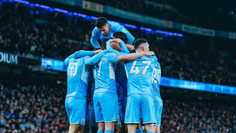 El Manchester City amplía su ventaja en la cima.