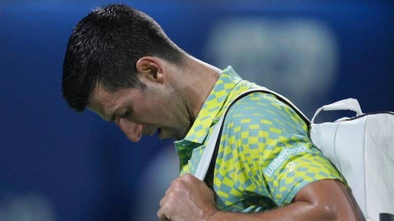 Novak Djokovic está lesionado de su codo derecho y por eso no jugará en el Mutua Madrid Open.