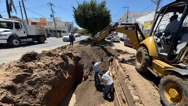 Jumapam informó que reparó el daño registrado en la tubería de 14 pulgadas de la red de distribución sobre la avenida Revolución.