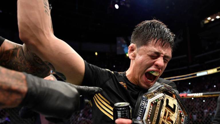 Brandon Moreno dio a México su primer título de la UFC.