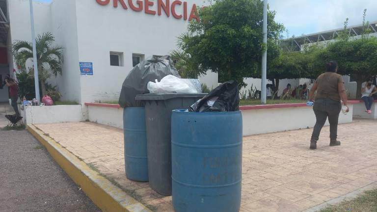 La basura se acumula por días.
