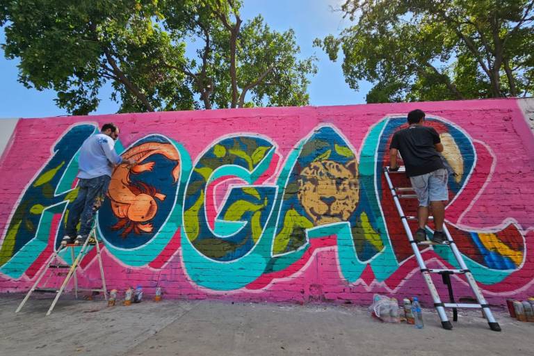 Pintan alumnos de la secundaria SNTE 53 murales con animales y motivos de inclusión