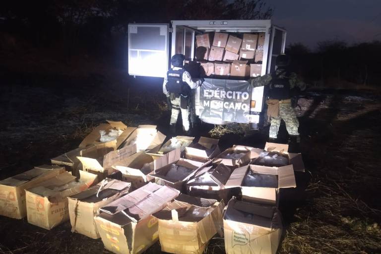 Asegura Ejército 68 cajas con metanfetamina en El Salado, Culiacán