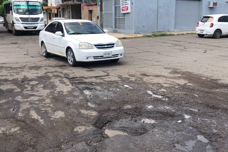 Ayuntamiento de Culiacán podría contratar a empresas privadas para combatir baches