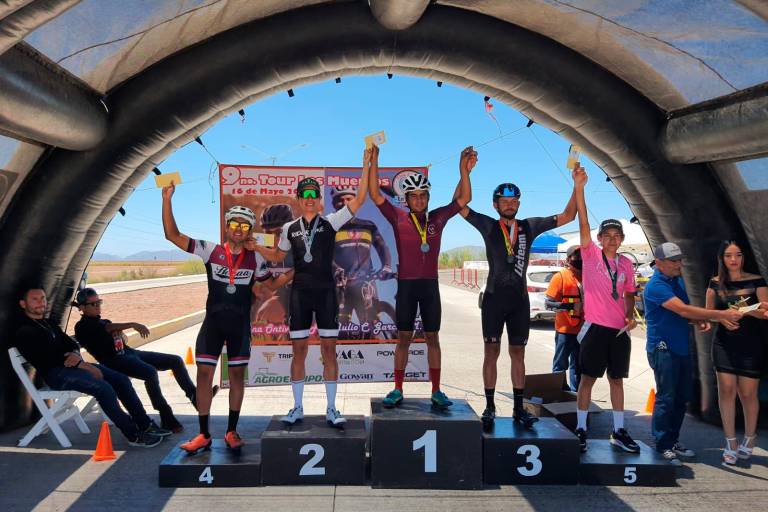 Cierran preparación ciclistas mazatlecos en carrera en Los Mochis