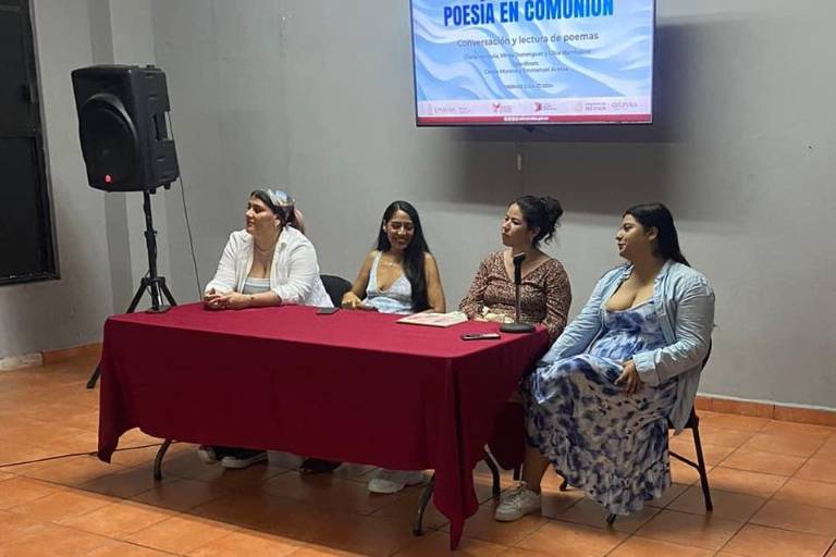 Charlan escritoras jóvenes sobre su historia con la poesía