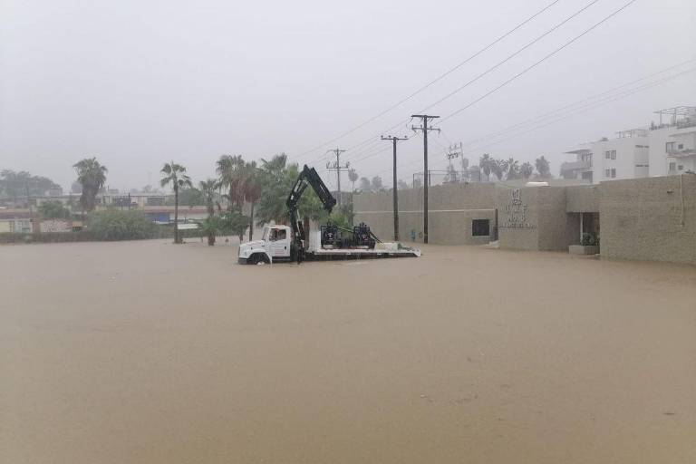 Tormenta tropical ‘Ileana’ provoca inundaciones en Baja California Sur; activan alerta naranja